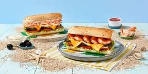 Icip Sandwich dengan Isian Seafood Berlumur Saus Pedas