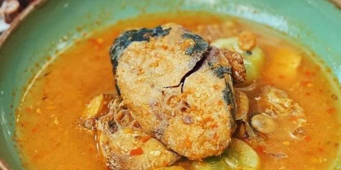 Di Luar Sedang Hujan? Hangatkan Badan dengan Lezatnya Sop Ikan Sanur