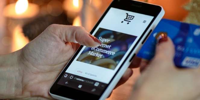Belanja Online Berujung Kecewa, Baju yang Datang Selebar Spanduk Pemilu