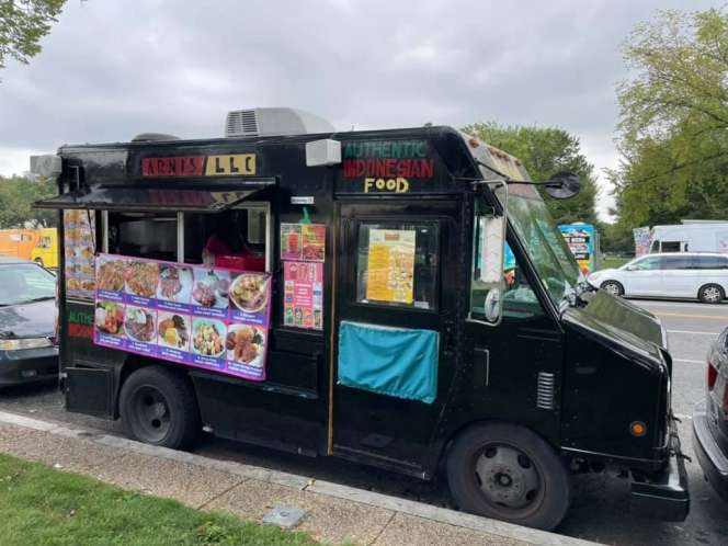 Intip Menu Food Truck Nasi Padang di Washington