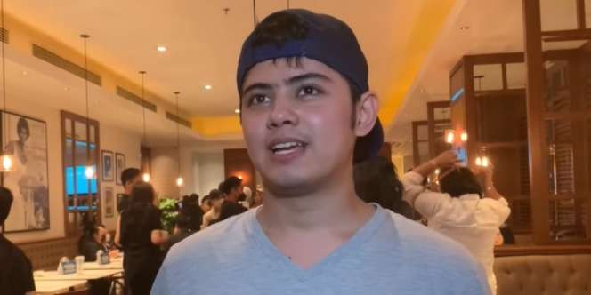 Penampilan Baru Aliando Curi Perhatian, Wajahnya Makin Glowing