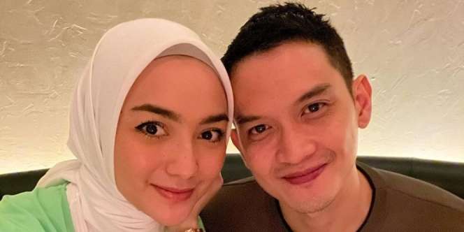 6 Potret Lawas Rezky Aditya Jadi Cover Majalah