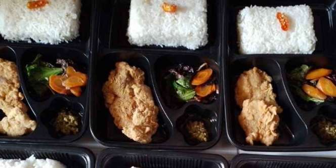 Butuh Pesan Nasi Kotak untuk Acara Hajatan di Kantor? NdeNdaNdo Bisa Diandalkan!