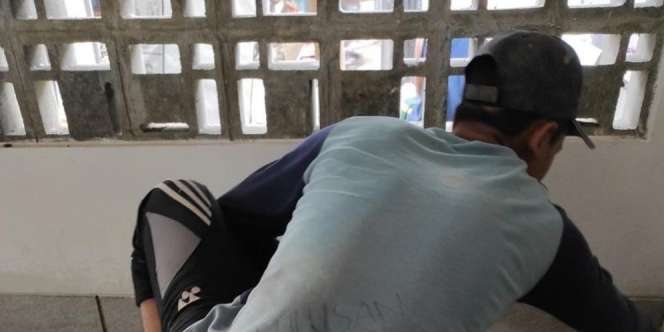Kisah Pilu Tukang Bangunan Bertahan Hidup Makan Nasi dan Garam