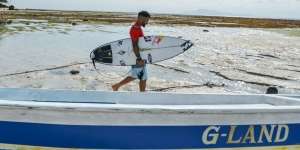 Ini yang Bikin Peselancar Dunia Ketagihan Surfing di G-Land, Jawa Timur