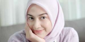Video 'Before dan After' Nina Zatulini, Makeup Simpel nan Glowing