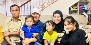 Berkunjung ke Rumah Haji Faisal, Puput Mantan Istri Doddy Sudrajat Pindah Kubu?