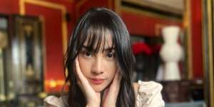 Gaya Anya Geraldine Tampil Berani dengan Model Baju yang Bikin Bingung