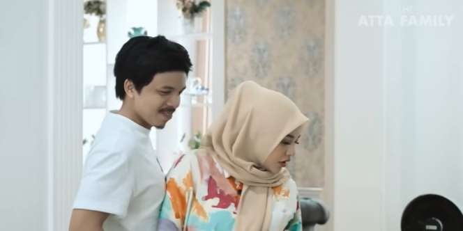 Barang Lungsuran Iis Dahlia dari Krisdayanti Ini Bikin Aurel Terperanjat: `Hah, Mbak Bohong?`