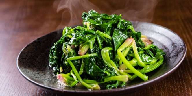 Tumis Bayam Bawang Putih, Kaya Gizi Manjakan Lidah