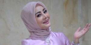 Masih Ingat Cici Paramida yang 13 Tahun Menjanda? Kini Punya Pacar Berondong dari Arab!
