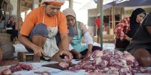 MUI Bolehkan Distribusi Daging Kurban ke Daerah yang Membutuhkan Meski Ada Kebijakan Karantina Akibat PMK