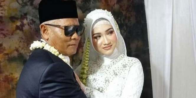 Ingat Kakek Sondani yang Nikahi Gadis 19 Tahun dengan Mahar Rp700 Juta? Kini Istri Terkesan Cuek & Malu, Lihat 6 Potretnya