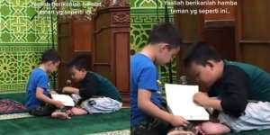 Sabar Ajari Teman Mengaji, Bocah Ini Bikin Salut Warganet