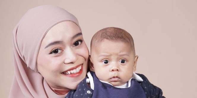 Pemotretan Bareng Nagita Cs, Ekspresi Putra Lesti Kejora Bikin Salfok