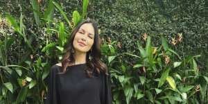 Penampilan Anggun Sophia Latjuba Pertama Kali Jadi Mertua