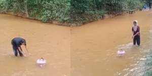 Orangtua Ajak Berenang Bayi Disungai Tuai Perdebatan Warganet