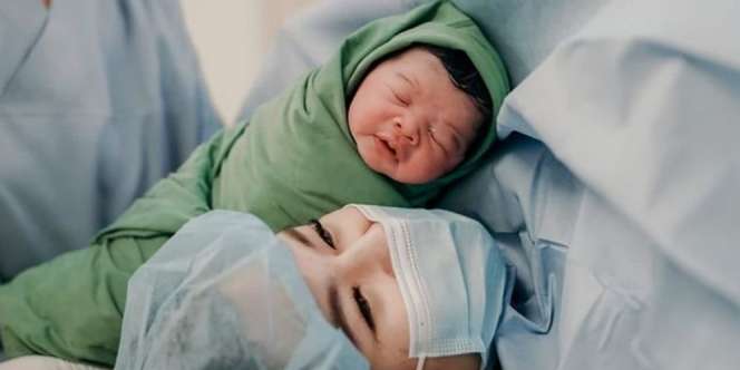 Selamat! Eriska Rein Melahirkan Anak Kedua Tepat di Hari Ulang Tahunnya