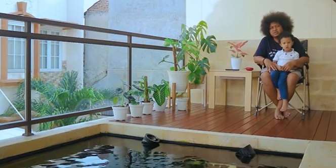 Desain Keren Balkon Kolam Ikan Rumah Babe Cabita