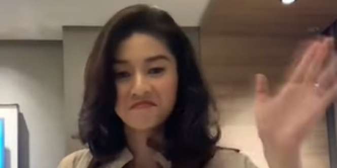 Tamparan Buat Tukang Mengeluh Capek Kerja! Dengar Pesan Pramugari Cantik Ini yang Berubah Jadi 'Strong'