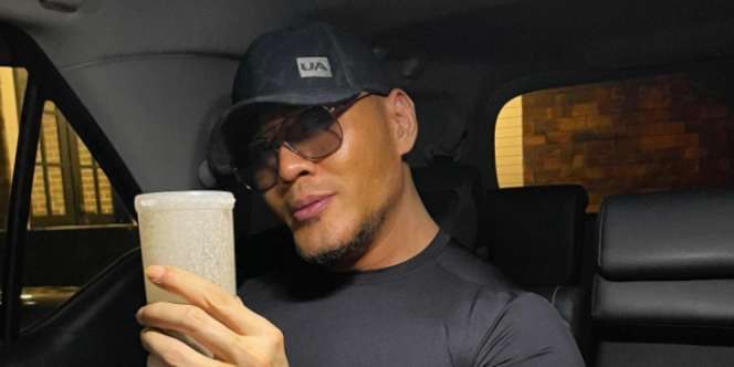 Viral Undangan Pernikahan Deddy Corbuzier, Gelarnya Bikin Salfok