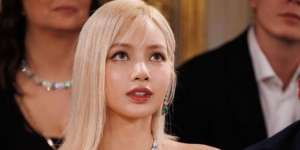 Berani Tampil Tanpa Poni, Lisa BLACKPINK Diduga Terima Honor Rp115 Miliar?
