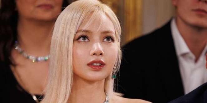 Berani Tampil Tanpa Poni, Lisa BLACKPINK Diduga Terima Honor Rp115 Miliar?