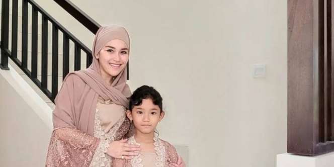 Lancar Ngobrol Pakai Bahasa Inggris di Mekah, Bilqis Putri Ayu Ting Ting Panen Pujian