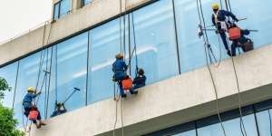 Dulu Jadi Buruh Cleaning Service, Kini Hartanya Rp29 Triliun