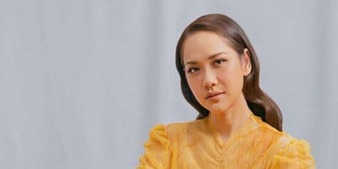 Potret BCL Tampil Stunning, Padukan Busana Lokal dengan Perhiasan Puluhan Juta