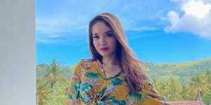 Potret Terbaru Sisi Asih, Mantan Pramugari Garuda Indonesia yang Hits di Instagram