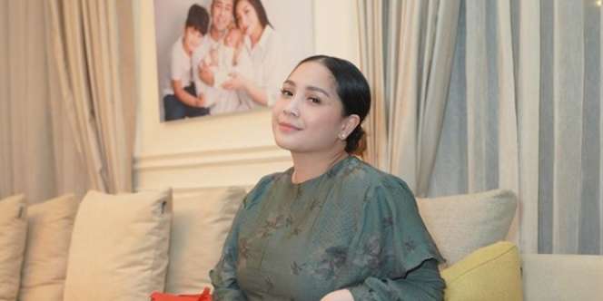 Nagita Pakai Bando Jutaan, Warganet Sebut 'Anti Migrain'