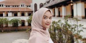 Pilihan Warna Makeup Mata ala Dhana