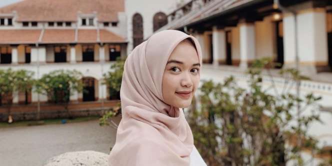 Pilihan Warna Makeup Mata ala Dhana