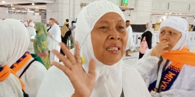 Tangis Wartini Pecah Saat Pertama Kali Lihat Kabah