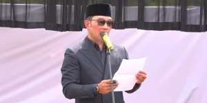 Ridwan Kamil Tutup Pemakaman Eril dengan Baca Surat Cinta, Ungkap Tanda Kebesaran Allah yang Terlihat di Jasad Putranya
