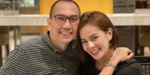 7 Potret Gerhard Reinaldi Suami Astrid Tiar yang Jarang Tersorot, Ternyata Bukan Orang Sembarangan!