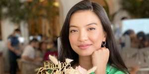 Unggah Foto Berkerudung, Penampilan Manis Raline Shah Bikin Melting