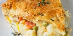 Bosan Makan Ayam? Coba Lezatnya Daging Kalkun dalam Sajian Turkey Pot Pie Ini