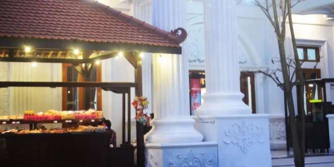 Ada Angkringan Sultan, Dijualnya di Rumah Mewah