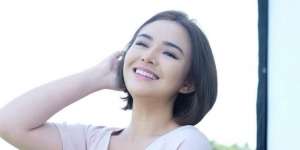  Amanda Manopo Mirror Selfie Pakai Dress Robek Puluhan Juta