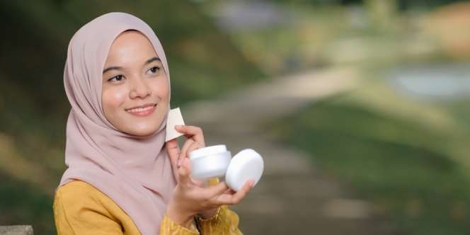 Cara Mudah Tutupi Kemerahan di Wajah dengan Makeup