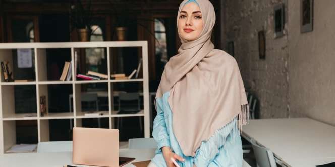 5 Item Fashion yang Bisa Membuatmu Tetap Nyaman Saat WFO