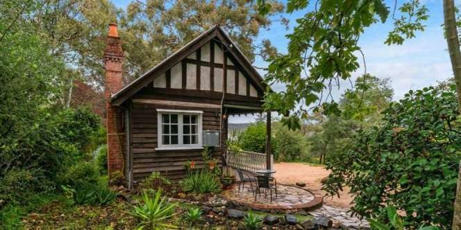 Rumah Kayu Satu Kamar Tidur Dijual Rp7,1 Mililar