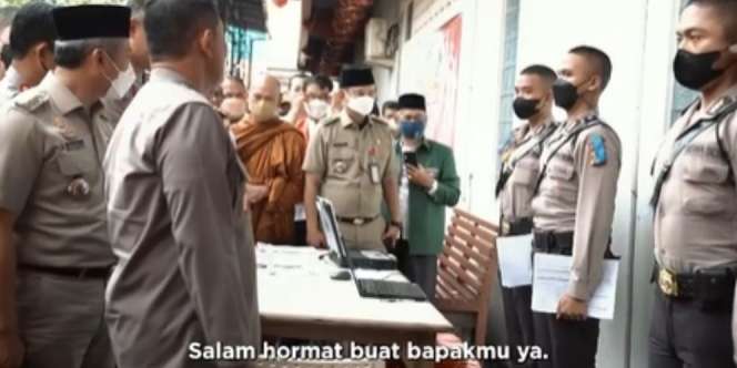 Anak Sopir Angkot Jadi Bintara, Jenderal Polisi Sampai Beri Hormat Pada Orang Tuanya