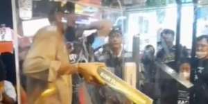 Ditantang Ambil Emas Batangan di PRJ, Hasilnya Seperti Ini