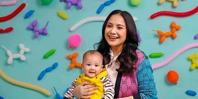 Gaya Casual Nagita Slavina Pakai Denim, Bisa Jadi Inspirasi Kala Hangout