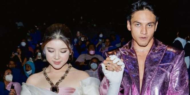 Bedak Ketebalan, Wajah dan Leher Tiara Andini Dibilang Enggak Sinkron