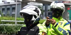 Hati-Hati! Pengendara Bisa Kena Tilang ETLE Karena Jepretan Kamera HP Polisi