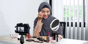 5 Tips Penting Merias Alis buat Para Pemula, Cantik Natural Tanpa Kesan Berlebihan
